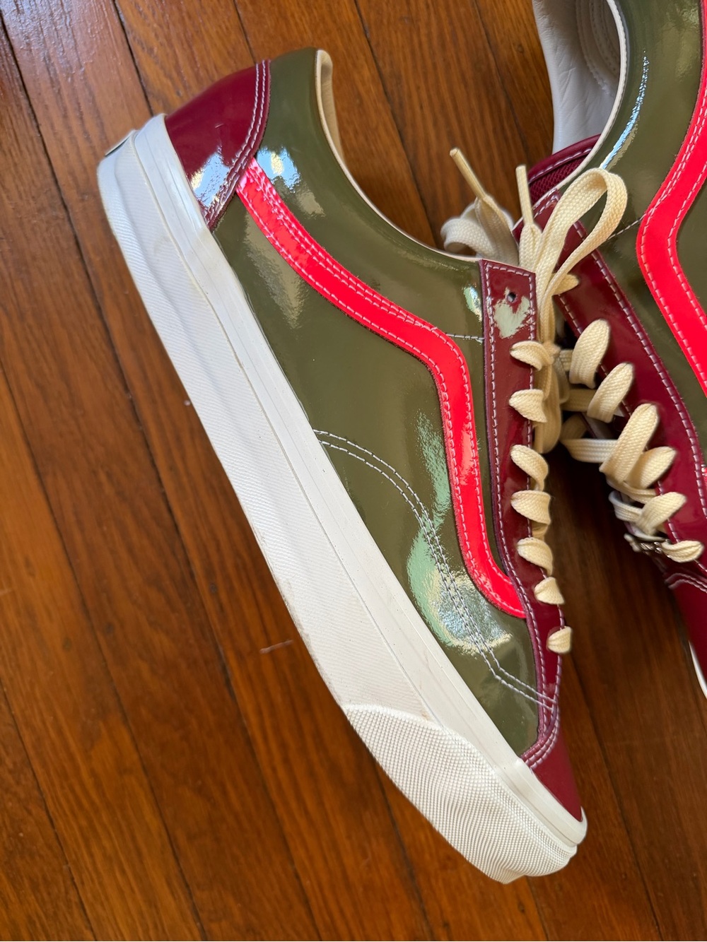 Vans old skool ( patent leather ) mens size 13 - Picture 2 of 8